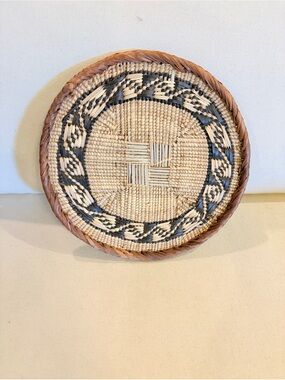 NEW Africa Woven Basket. Made by the Binga people of Zambia/Zimbabwe 8” across